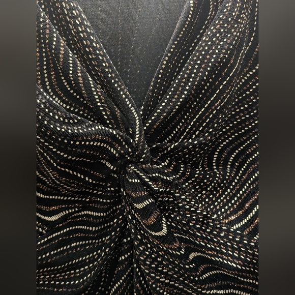 Dressbarn Black and Gold Top - Picture 2 of 4